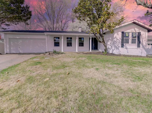 11667 Esperanza Dr, Florissant, MO 63033