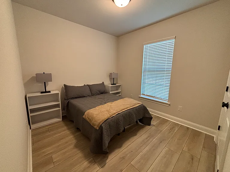 739 Venecia Dr — Photo 11