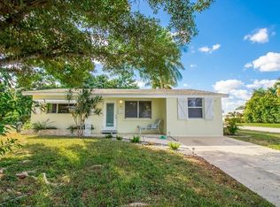 142 SW 13th Ave, Boynton Beach, FL 33435