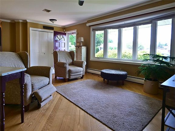 2nd image of 2233 Aster Rd