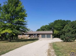16325 S Berryton Rd, Carbondale, KS 66414