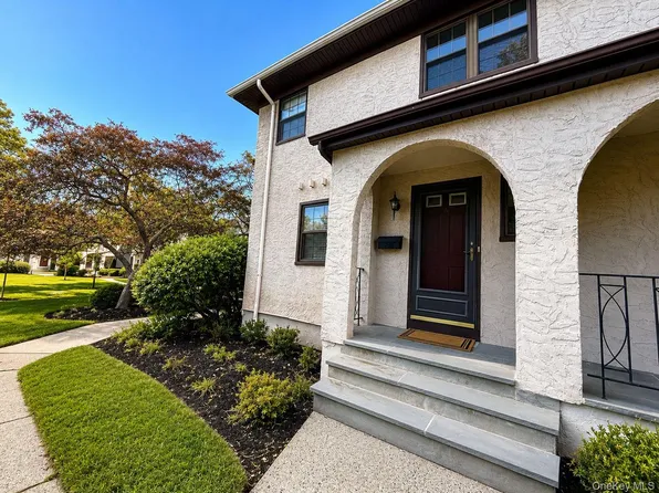 38 Somerset Drive, Suffern, NY 10901