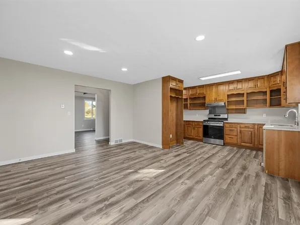 223 Wilson Ct, Anamosa, IA 52205