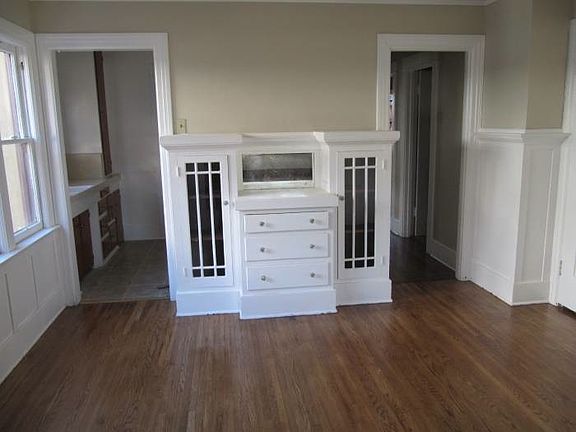 4th image of 551 W 38th St