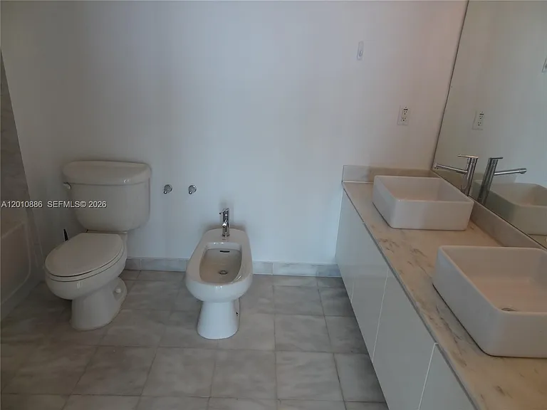 601 NE 36th St #1705 — Photo 12