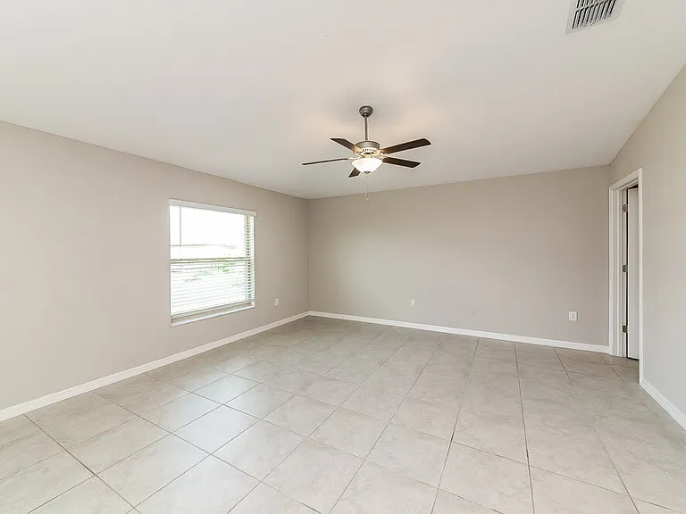 15306 Miller Creek Dr — Photo 3