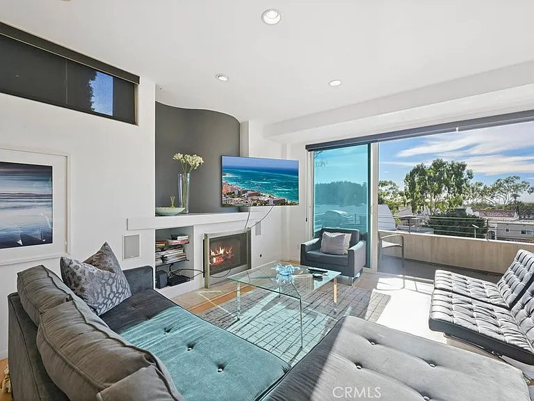 326 Loma Ter — Photo 1