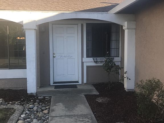 4th image of 1160 Mariposa St