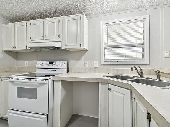 3rd image of 10607 BAY HILLS CIRCLE