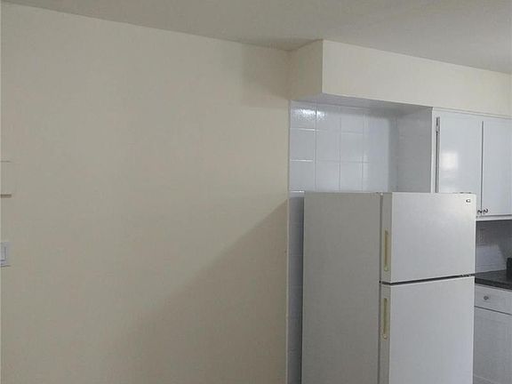 3rd image of 1253 Brunswick Ave