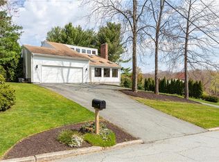 76 Regina Dr, Cranston, RI 02921