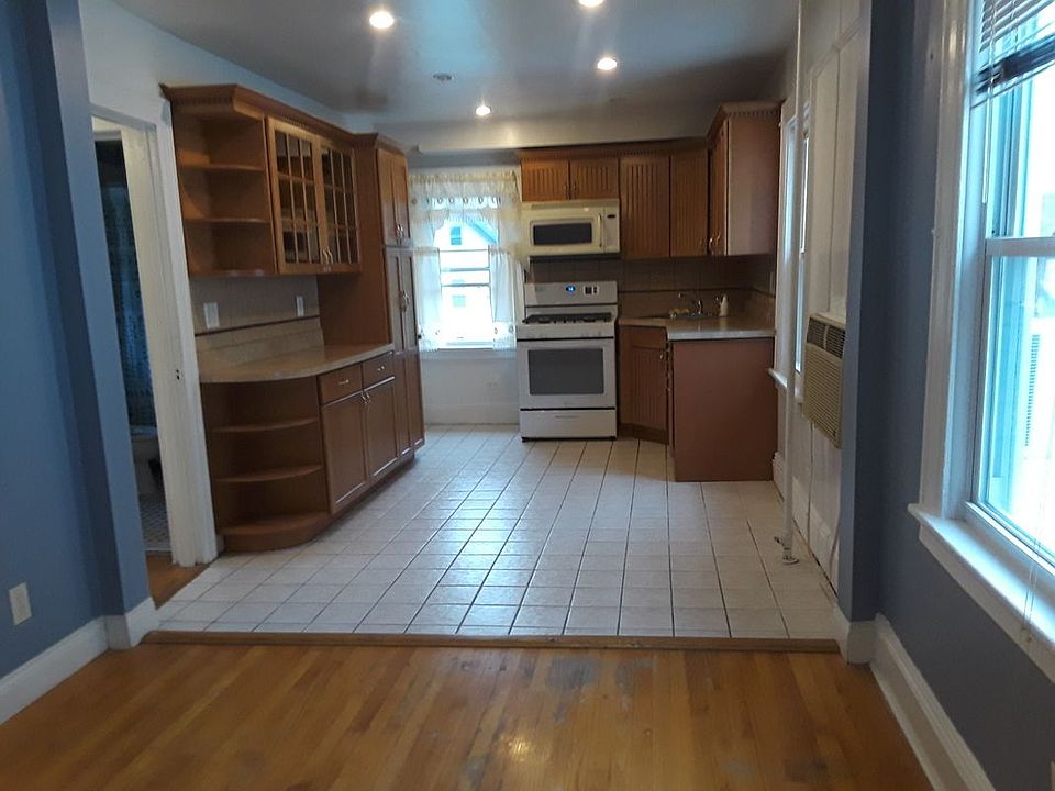 1st image of 6935 Nansen St