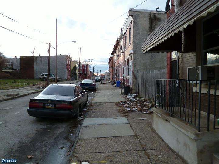 2nd image of 2323 N Leithgow St