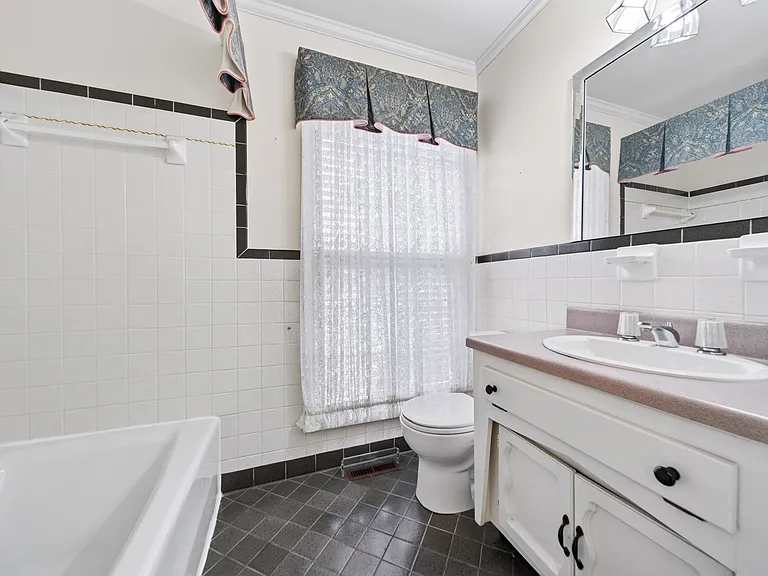 120 Briarwood Dr — Photo 59