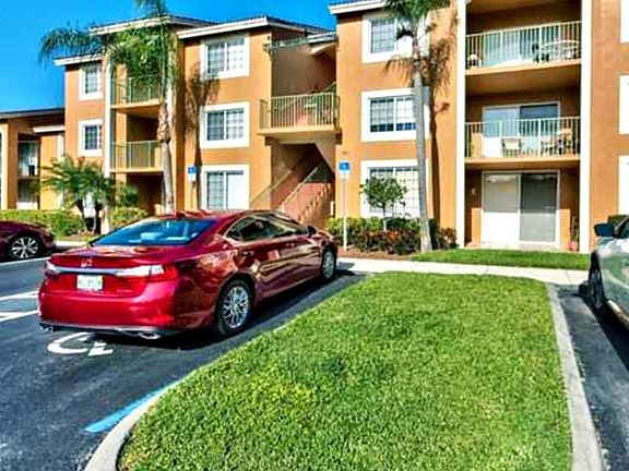 3rd image of 1220 Wildwood Lakes Blvd