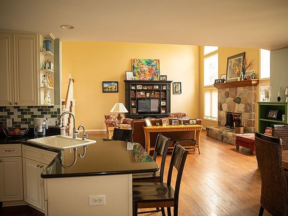 3rd image of 9985 Pebble Creek Ct