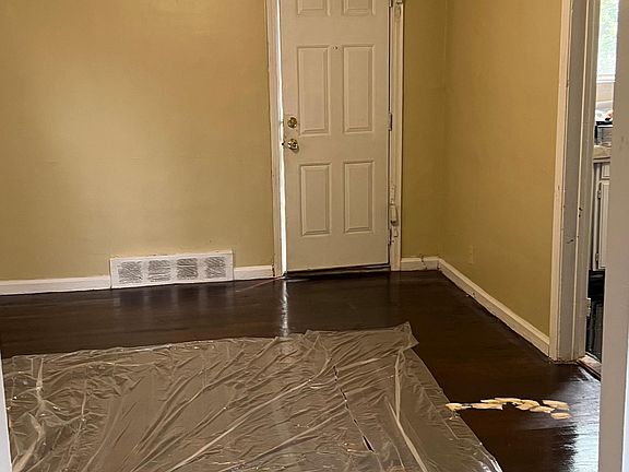 5th image of 13035 Pembroke Ave