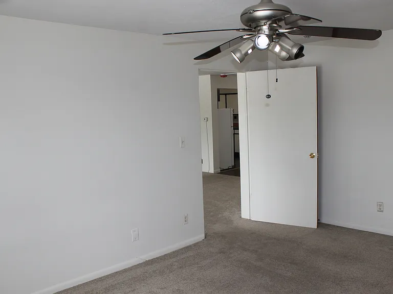 715 E State St #204 — Photo 14