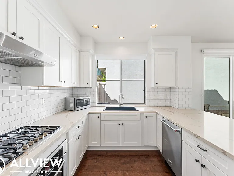 2854 Vicenzo Dr — Photo 11