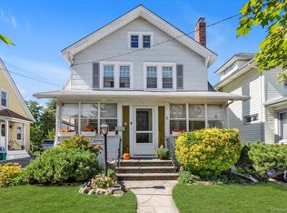 21 Carter Ct, Lynbrook, NY 11563