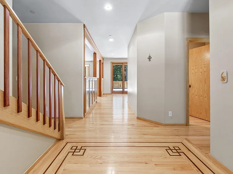 310 Wild Iris Ln — Photo 6