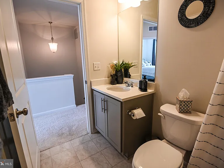 2047 Hinshaw Dr — Photo 38