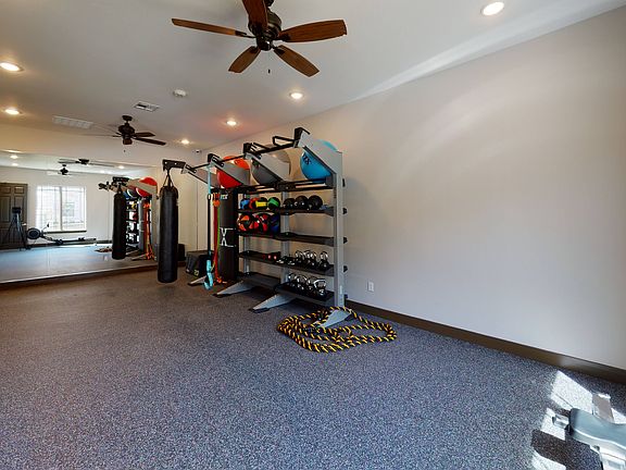 5th image of 2200 Plantation Dr #811
