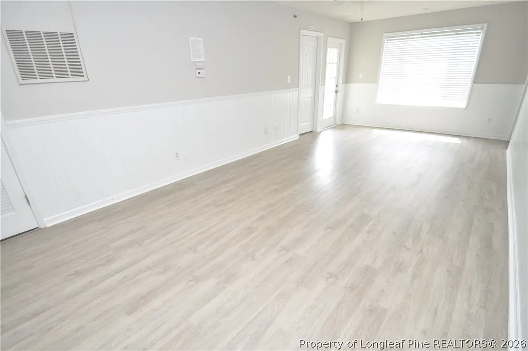 4 bed, 4.0 bath, $1,900 — Photo 2