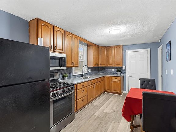 5th image of 805 Lafayette Ave