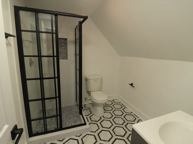 1362 N Bosworth Ave #4A — Photo 9