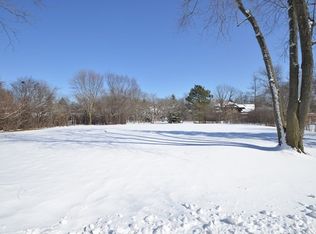 1179 Hamilton Ln, Deerfield, IL 60015