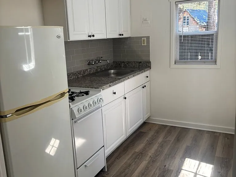 2815 Lake Forest Rd #3 — Photo 1