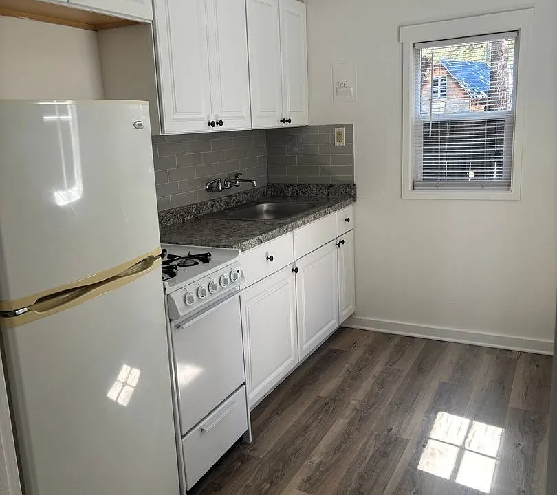 2815 Lake Forest Rd #3