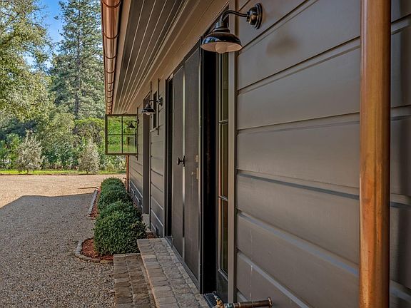5th image of 340 White Cottage Road S