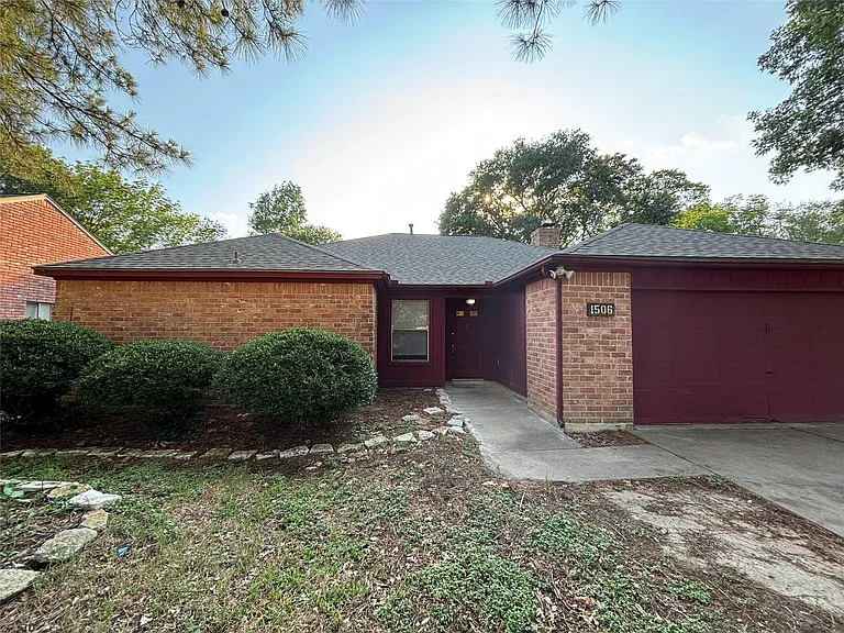 1506 Park Maple Dr — Photo 2