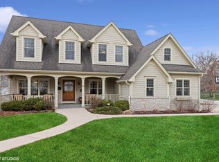 38 Arthur Ave, Clarendon Hills, IL 60514