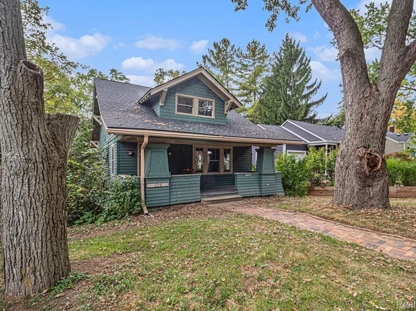 226 S Ann Arbor St, Saline, MI 48176