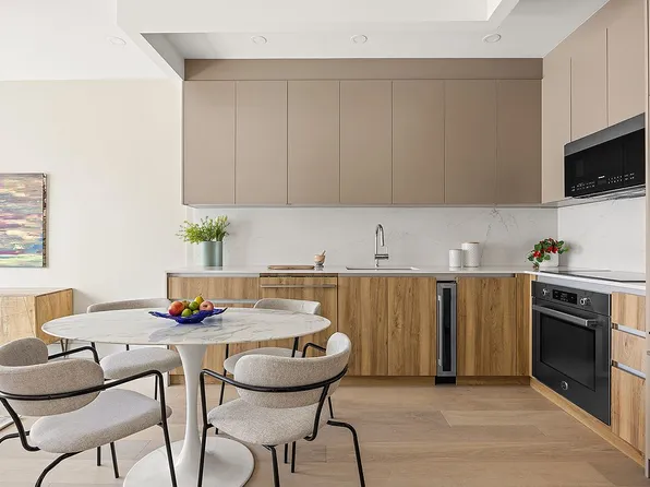 374 Classon Ave #2R, Brooklyn, NY 11238