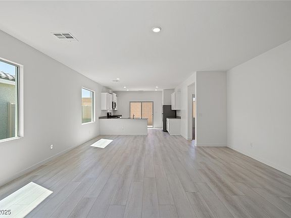 3rd image of 6730 Violet Cascade Ave