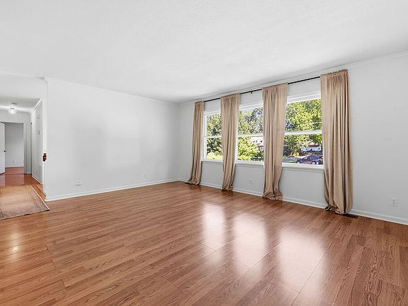 5th image of 4328 Harts Ct