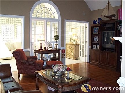 Den/Sunroom