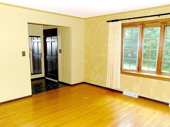 5th image of 629 Maplewood Ct