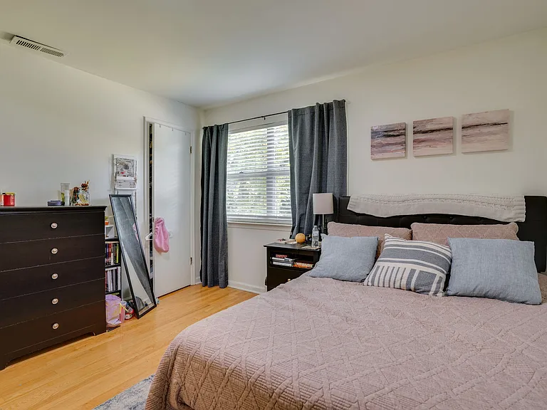 114 Brattlesboro Dr — Photo 22