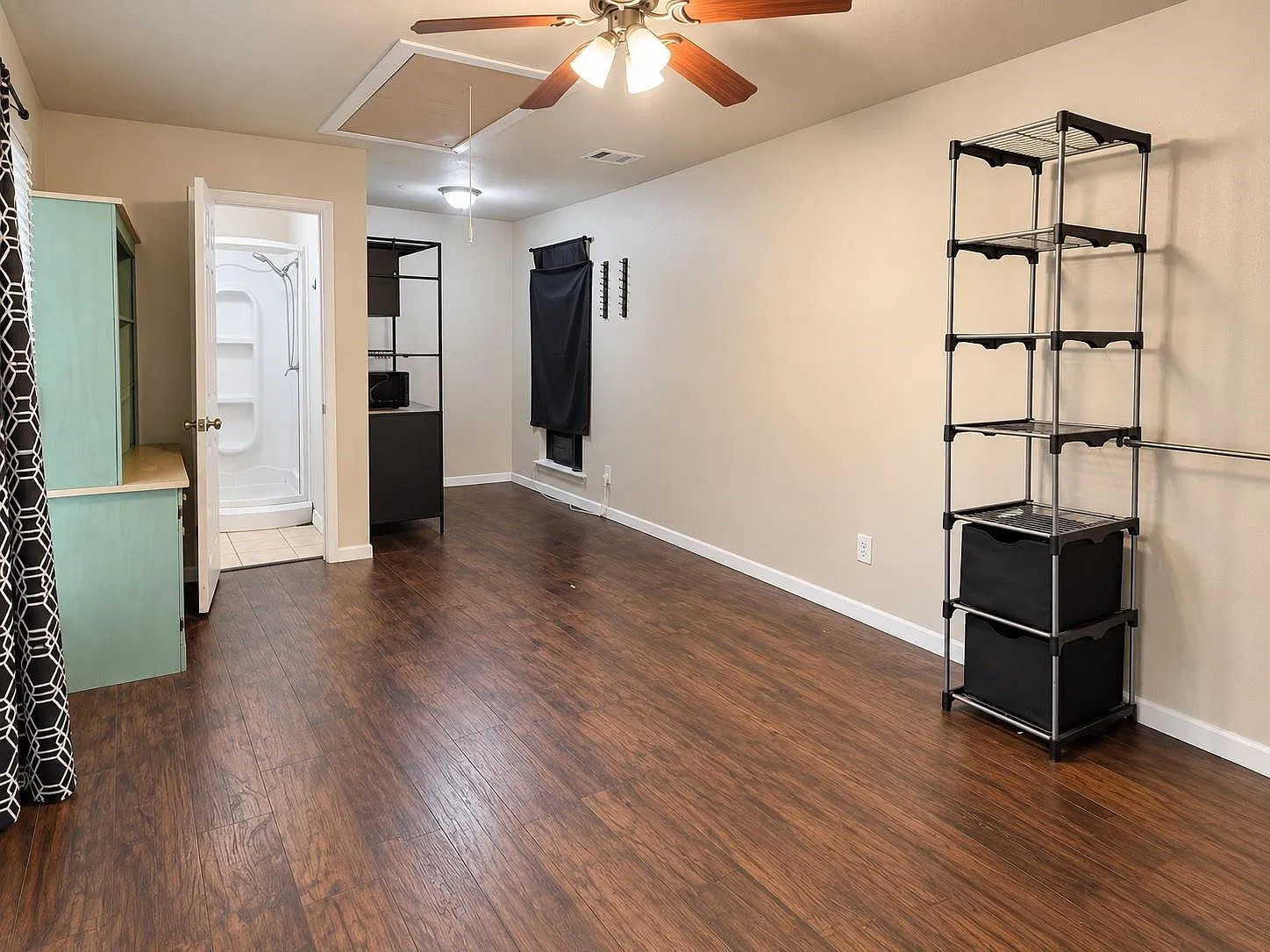 1 bed, 1.0 bath, $700 — Photo 4