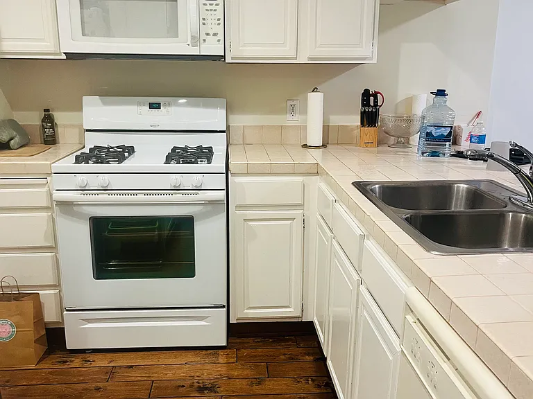 11718 Goshen Ave #6 — Photo 15