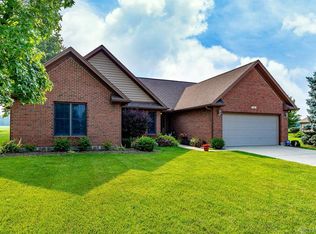 106 Magdalena Dr, Englewood, OH 45322