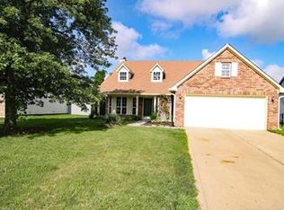 890 Jennifer Dr, Greenwood, IN 46143