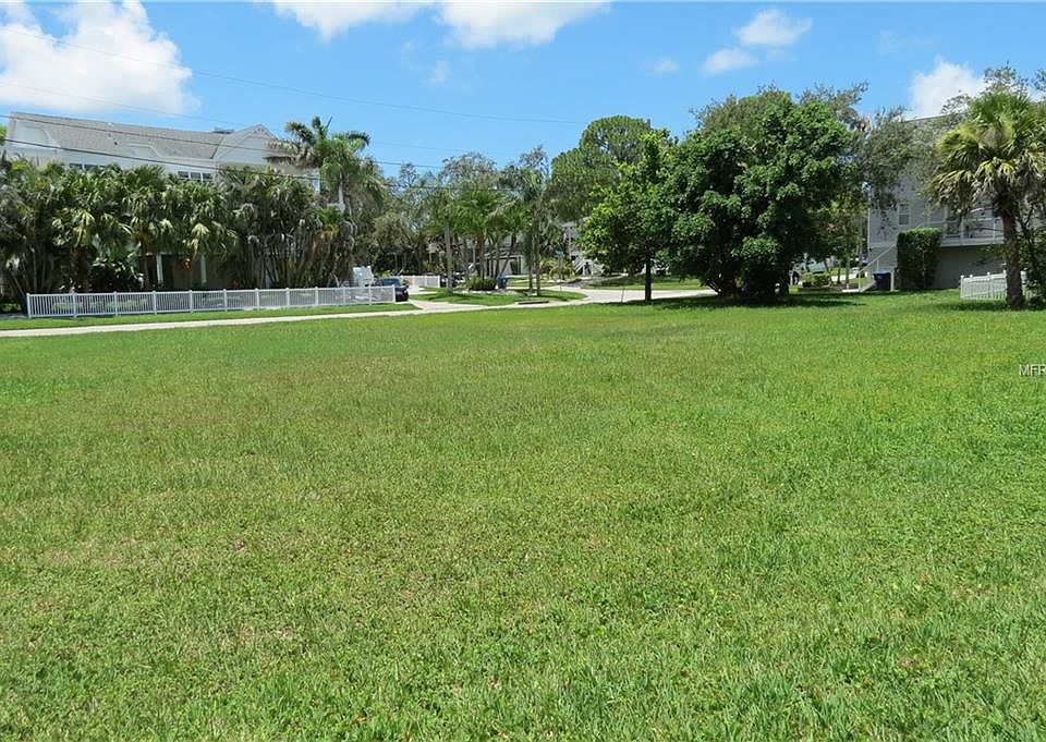1st image of 243 Pinecrest Dr