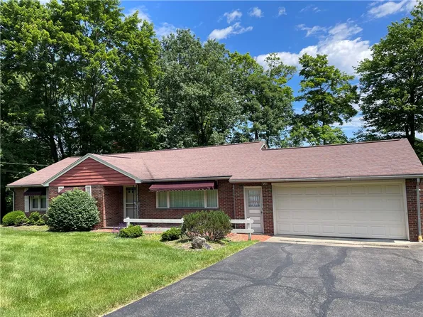 2968 Melvin Dr, New Castle, PA 16105