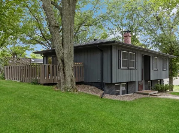 2909 E Washington St, Iowa City, IA 52245